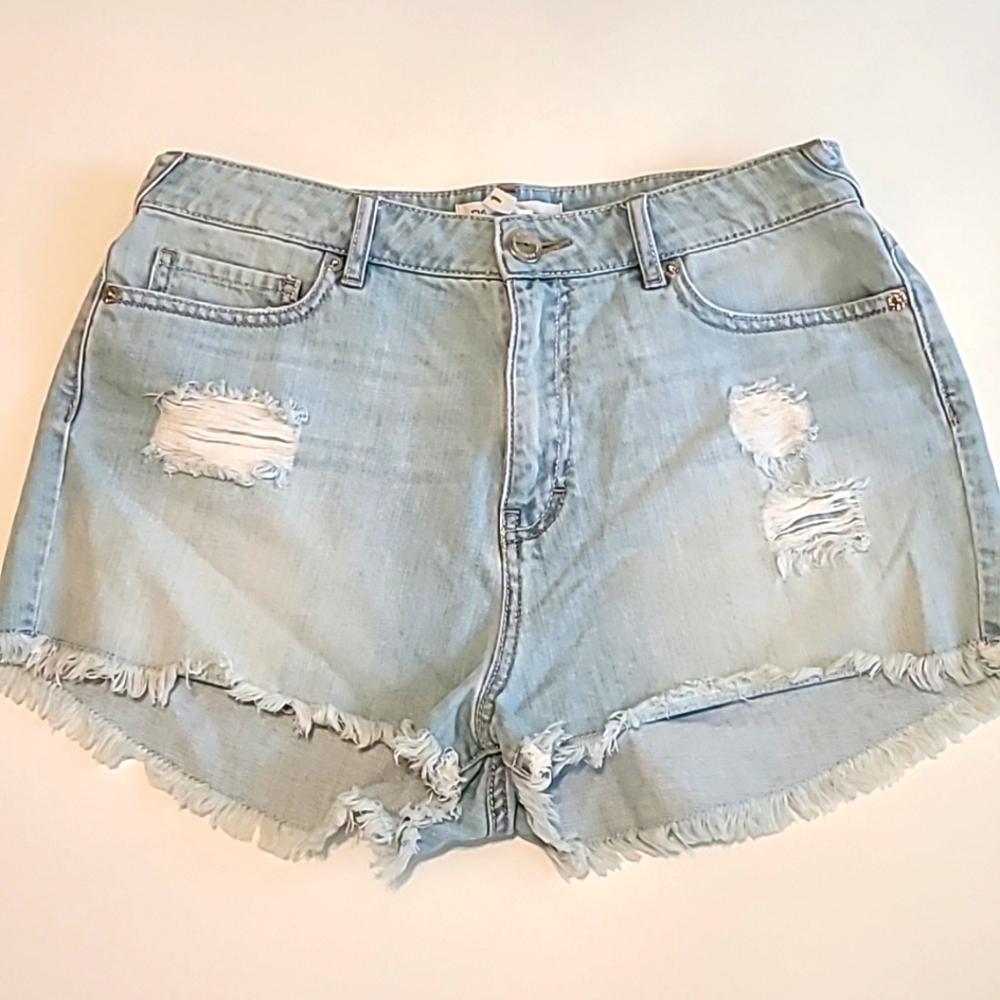 BCB GENERATION Women's Light Washed Distressed Raw Hem Jean Shorts - Size 30